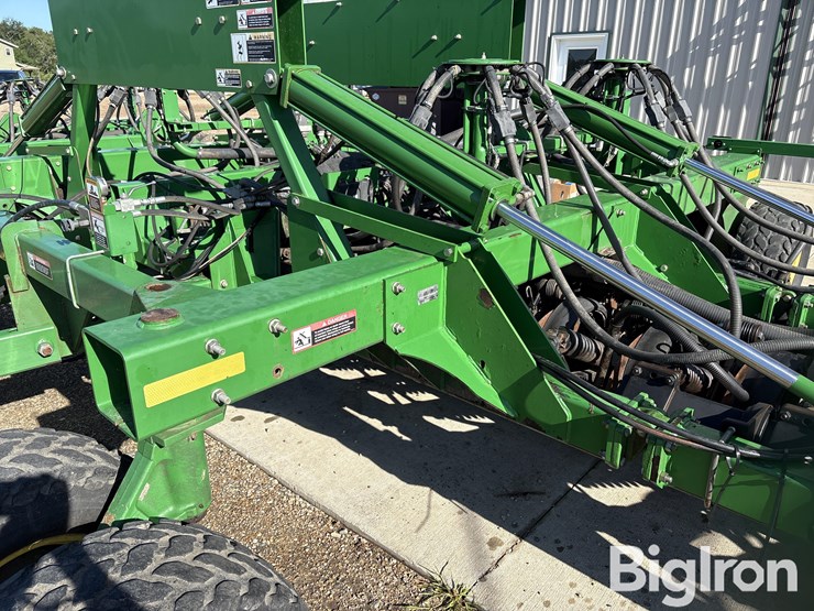 2009-john-deere-1890-image-14