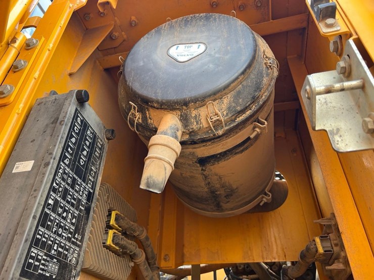 2016-volvo-ec380el-image-30