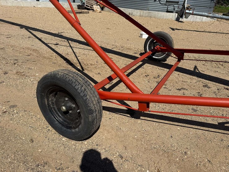 westfield-mk-100-61-auger-with-dual-auger-swing-hopper,-hydraulic-lift,-electric-hopper-walker-with-image-7