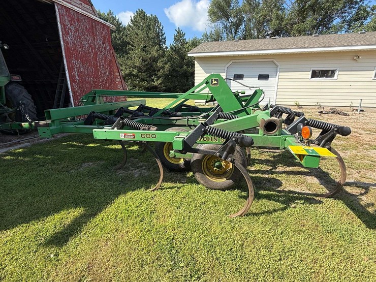 john-deere-680-image-8