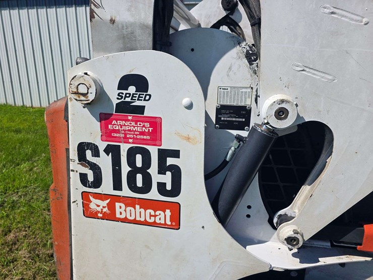 2010-bobcat-s185-image-24
