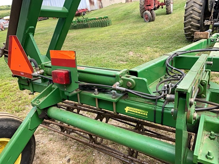 john-deere-200-image-22