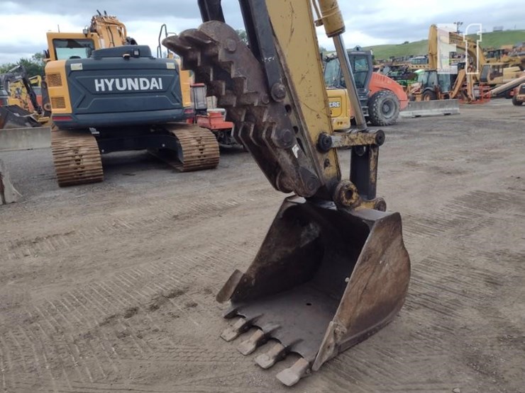caterpillar-312-image-21