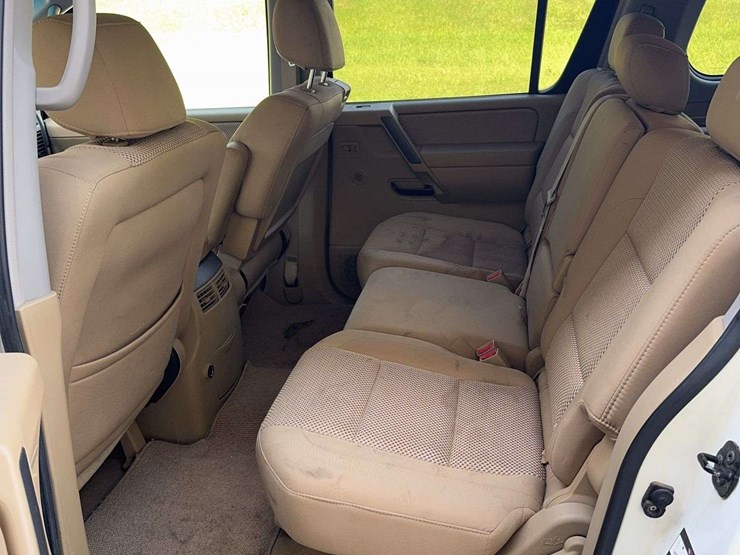 2007-nissan-armada-image-11