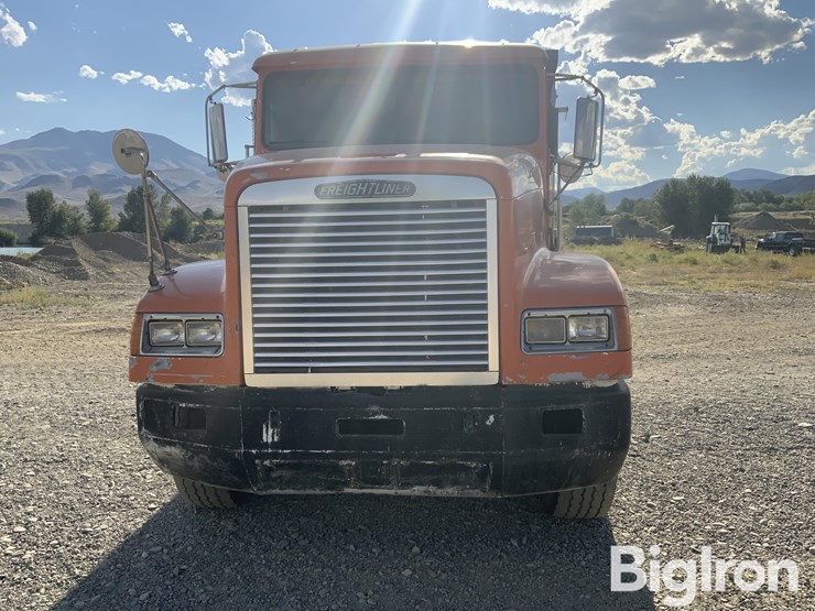 1996-freightliner-fld112-image-2