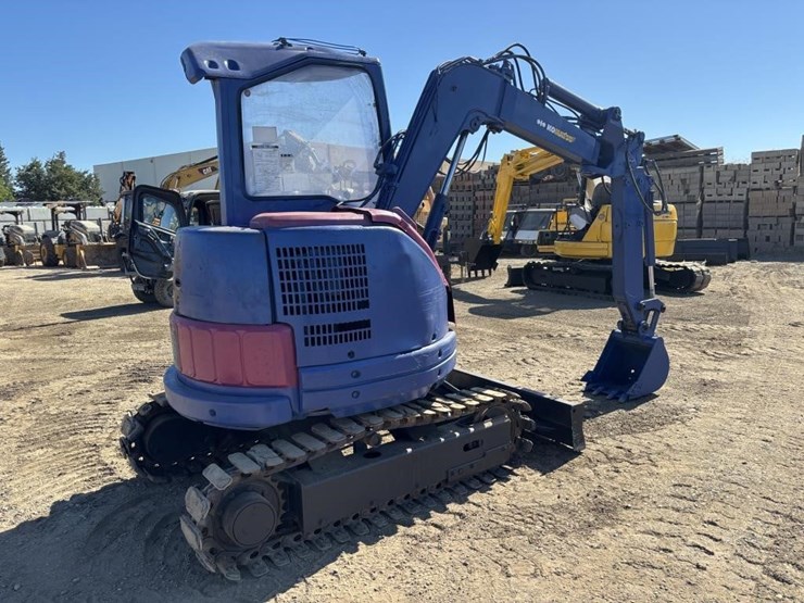 komatsu-pc28uu-image-3
