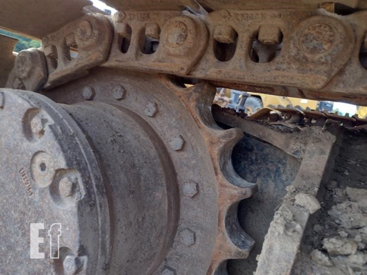 2010-deere-120d-image-37