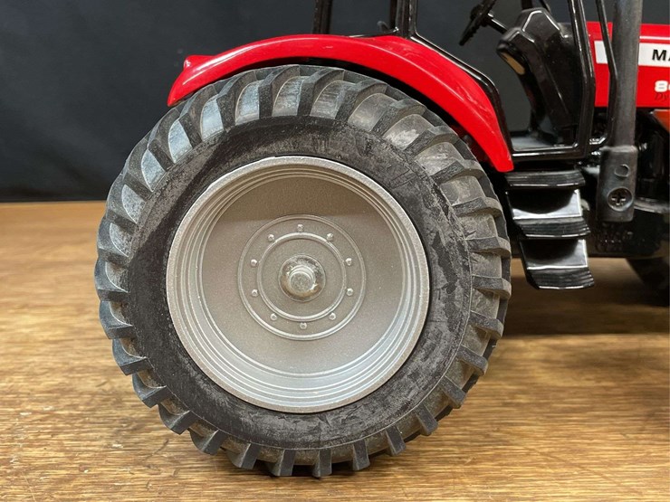 1/16-mf-8480-2004-agco-parts-expo-nib-sm-image-17