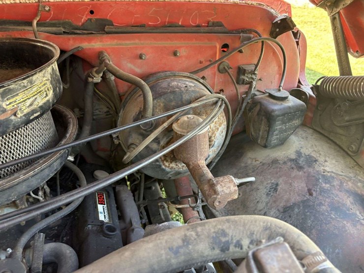1967-chevy-c50-grain-truck,-tandem-axle-with-hyd-lift-tag-axle,-350-v8,-4+2,-8.25-20-tires,-17.5’-wo-image-33