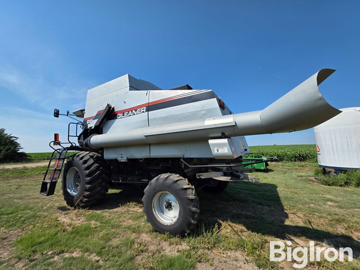 2002-gleaner-r62-image-7