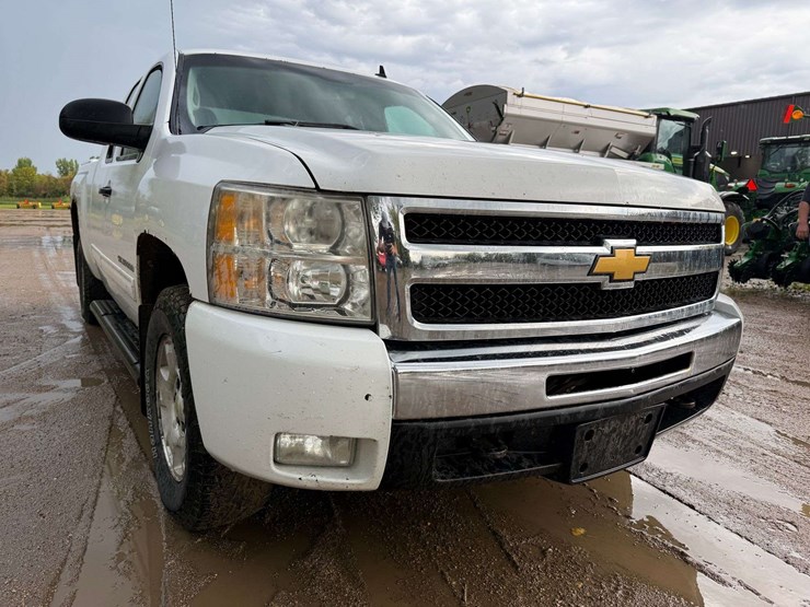 2011-chevrolet-1500-image-9