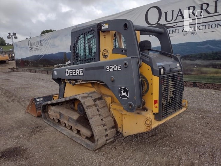 2015-deere-329e-image-39