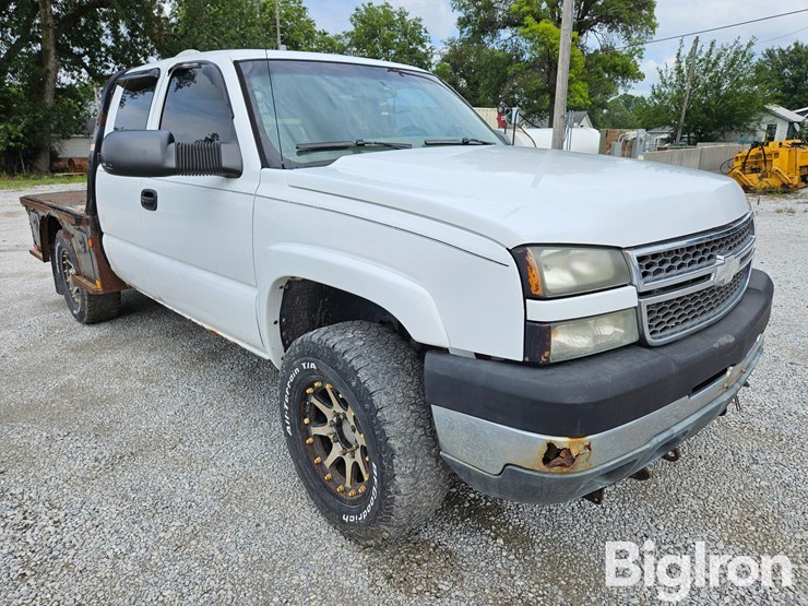 2005-chevrolet-silverado-2500hd-image-3