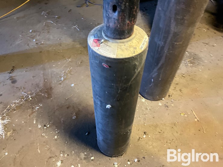 compressed-gas-cylinder-image-8