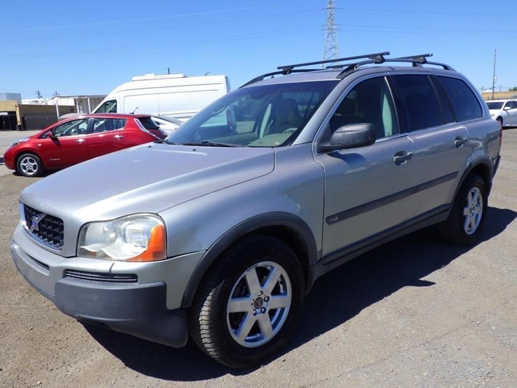 2004-volvo-xc90-image-1