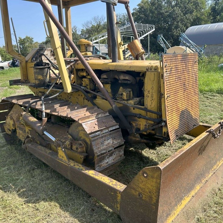 CATERPILLAR D4