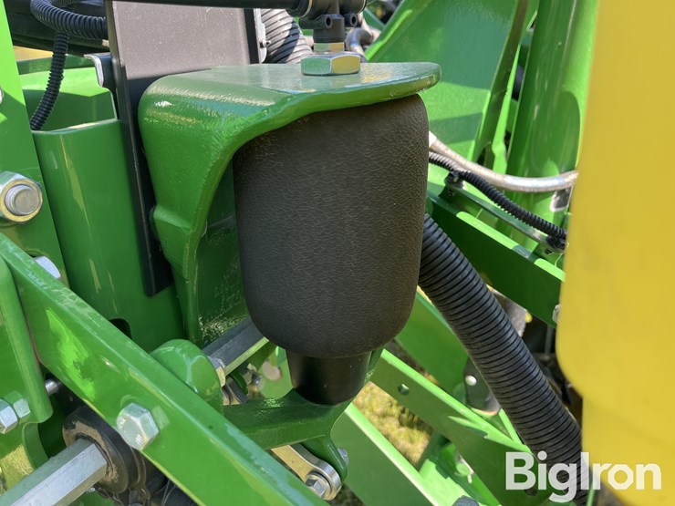 2018-john-deere-1765-image-16