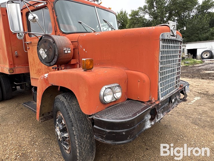 1973-diamond-reo-t/a-grain-truck-image-15