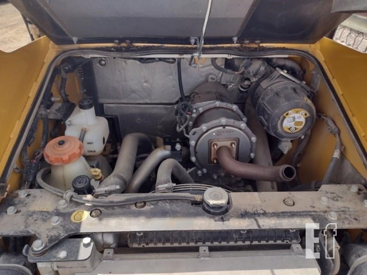 2022-deere-317g-image-38
