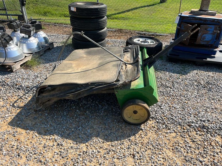 john-deere-la-image-1