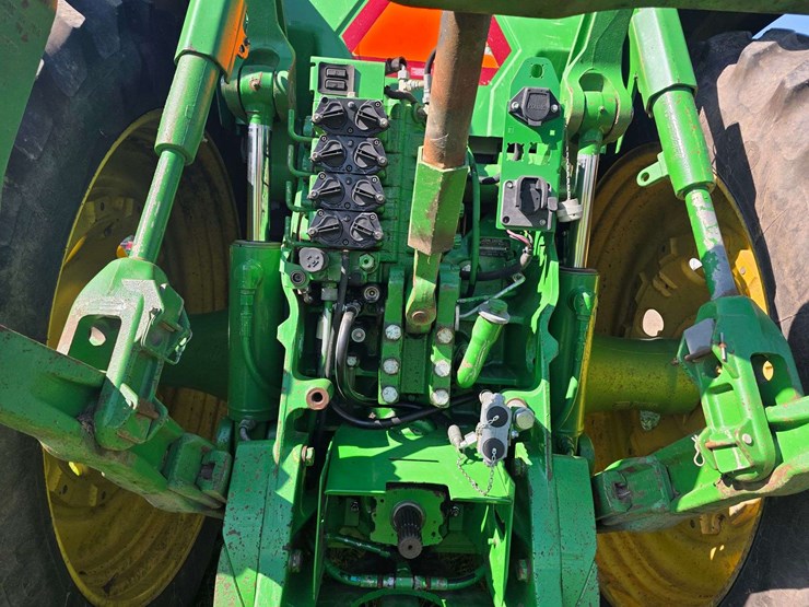 2004-john-deere-8320-image-37
