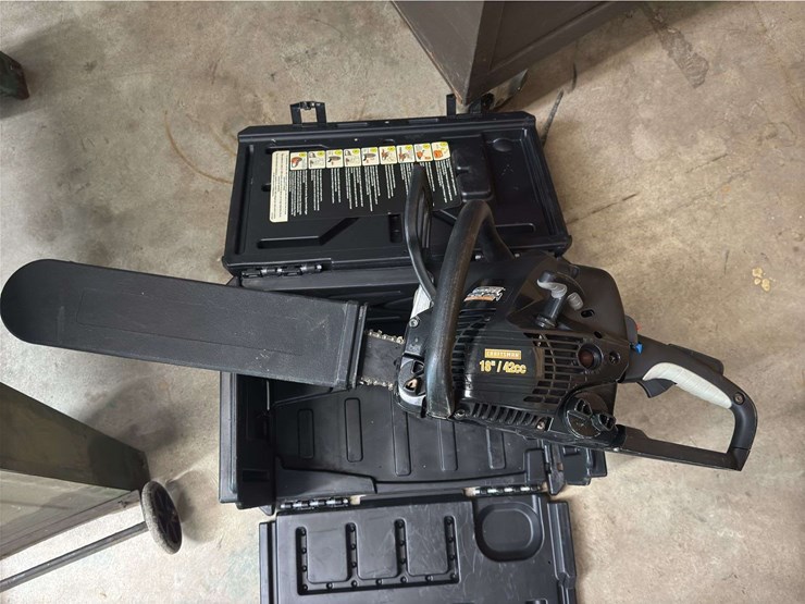 craftsman-18"-chainsaw-with-case-image-3