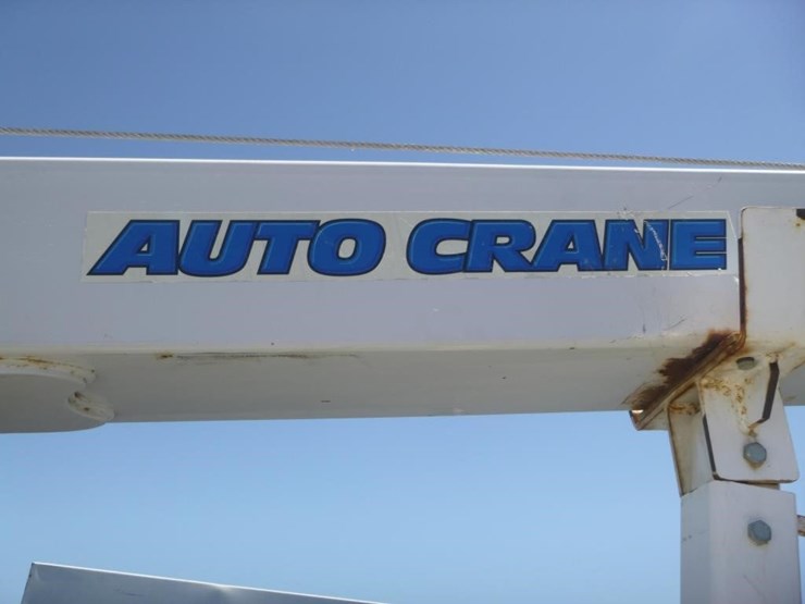 2011-ford-f550-image-9