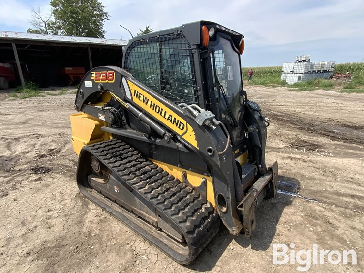 new-holland-c238-image-3