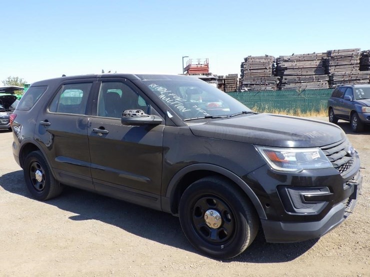 2017-ford-explorer-image-2