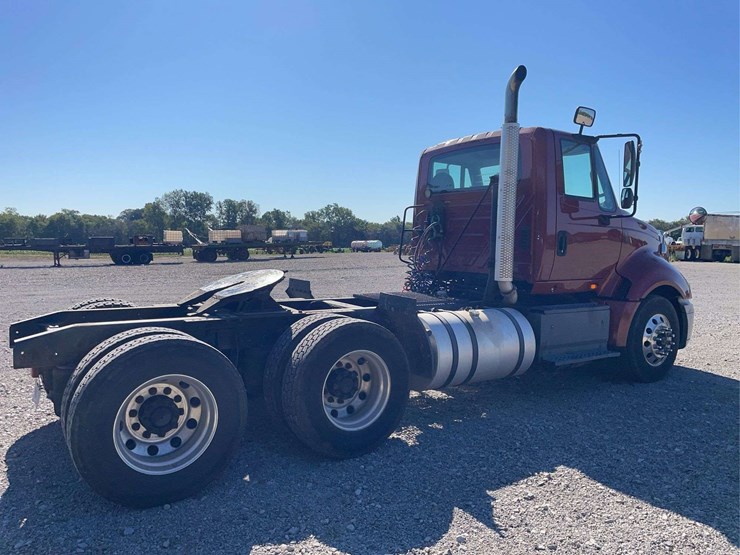 2015-navistar-prostar-day-cab---automatic-transmission-image-44