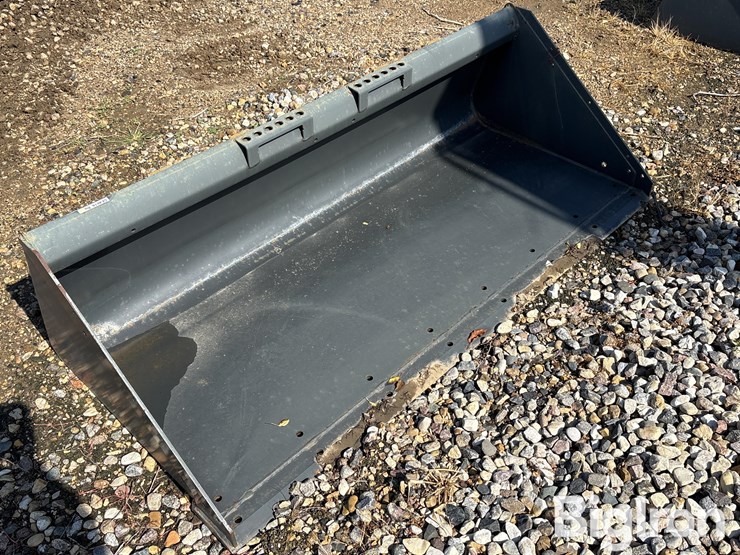 bobcat-74”-heavy-duty-skid-steer-bucket-image-11