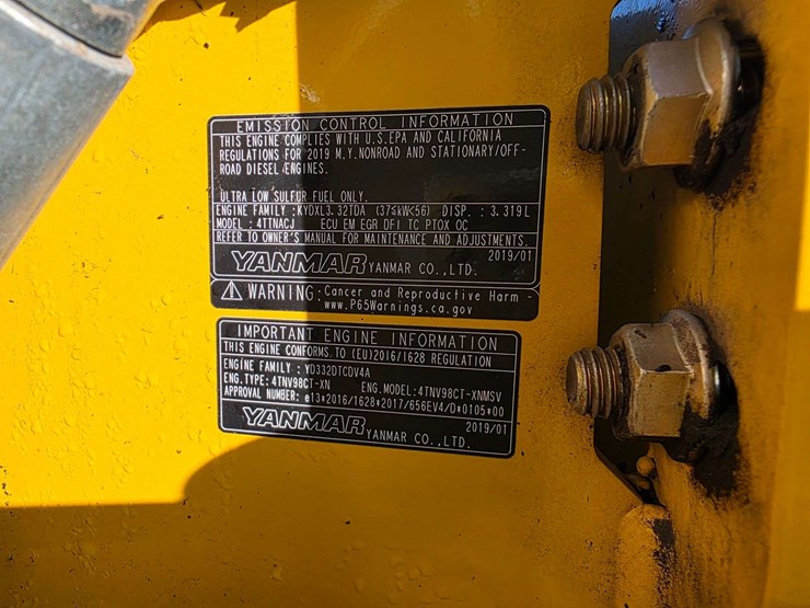 2019-gehl-v270-image-30