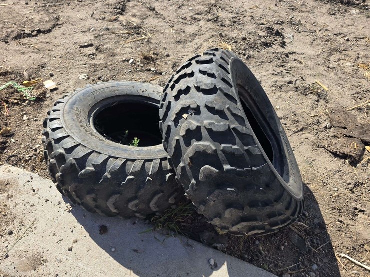 (2)-at26x10-12-carlise-tires,-buying-all-for-one-money-image-1