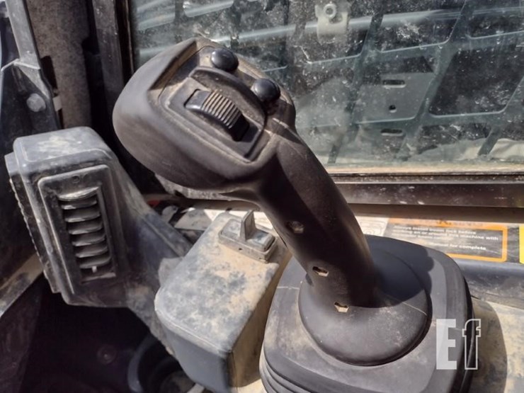 2022-deere-333g-image-9