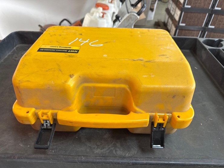 northeasat-instruments-nrl800-rotary-laser-survey-equipment-image-1