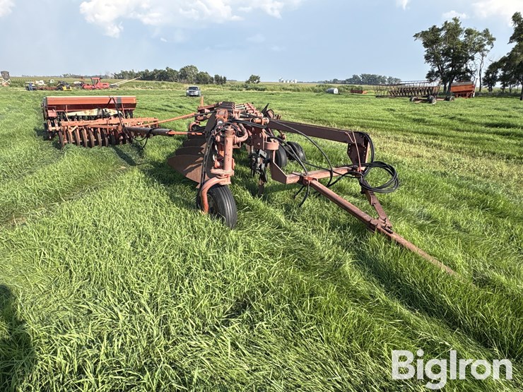 morris-/-melroe-6-bottom-plow-packer-drill-image-3