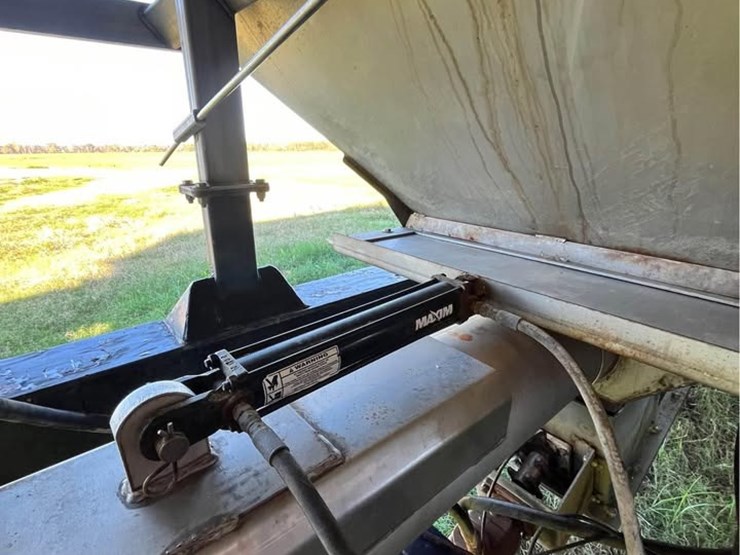 2022-kbh-tt2000-dry-fertilizer-tender-(njp341,-unit-107)-image-6