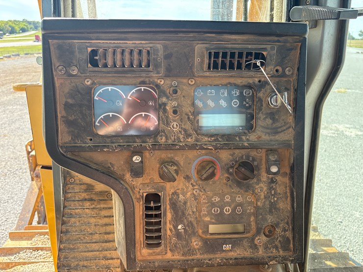 2010-caterpillar-d6t-xl-image-16