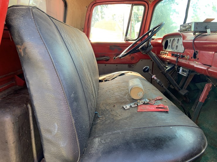 1958-ford-single-axle-grain-truck-image-8