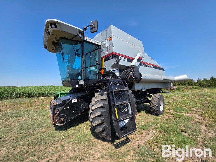 2002-gleaner-r62-image-1