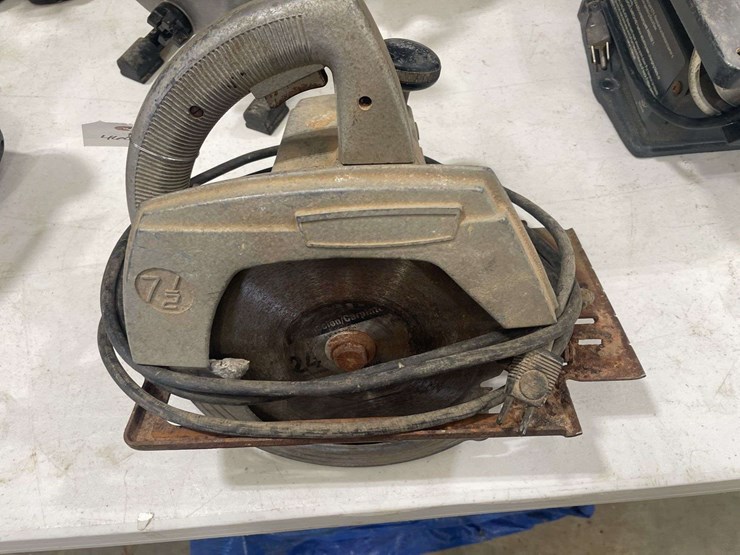 sears-7-1/2"-electric-hand-saw-image-1