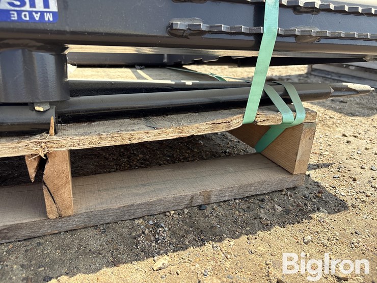 cnh-3-prong-skid-steer-bale-spear-image-13