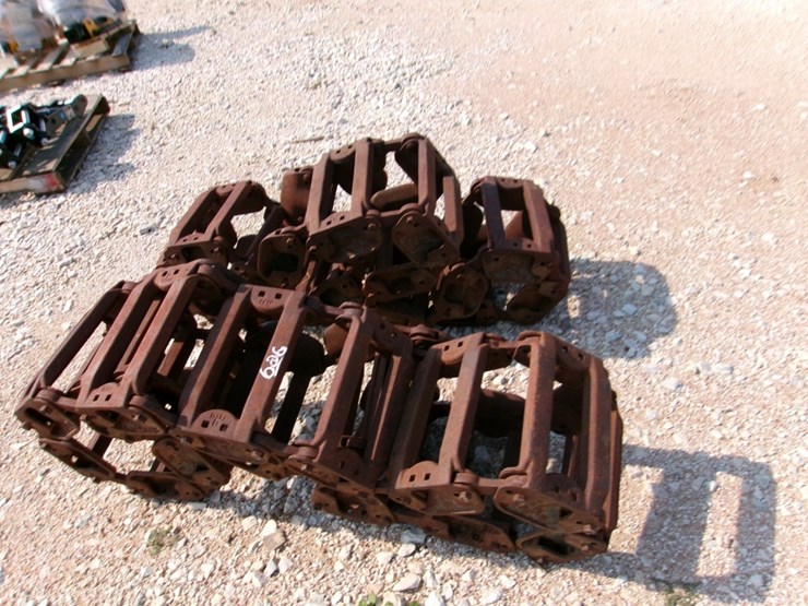 steel-tracks-f/-skid-steer-image-1