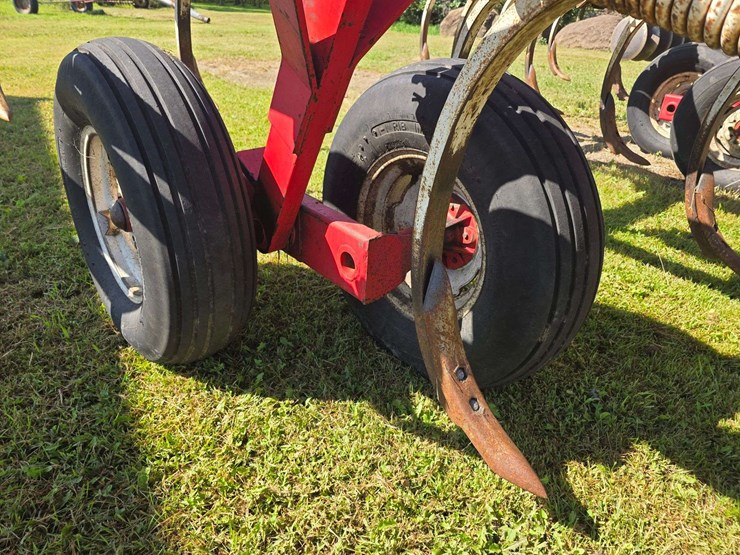 wil-rich-18’-chisel-plow,-all-points-cab-be-flipped,-9.5l-15-tires-on-6-bolt-rims,-does-have-some-we-image-6