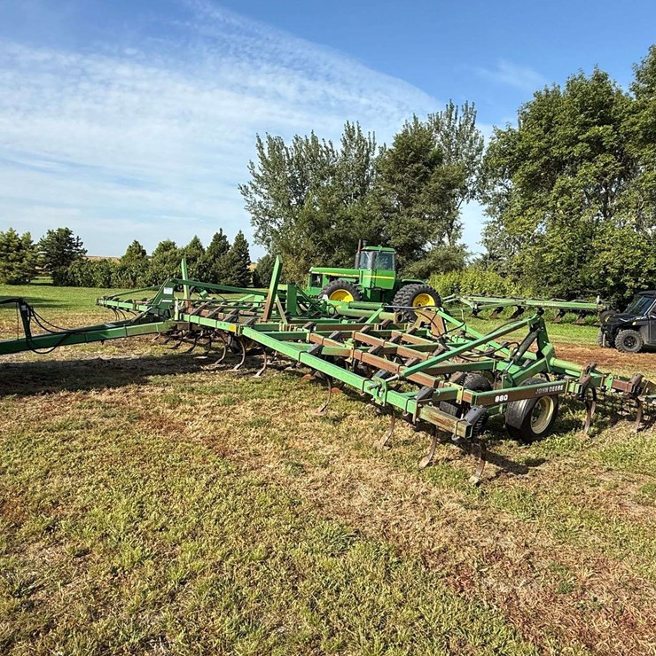JOHN DEERE 980