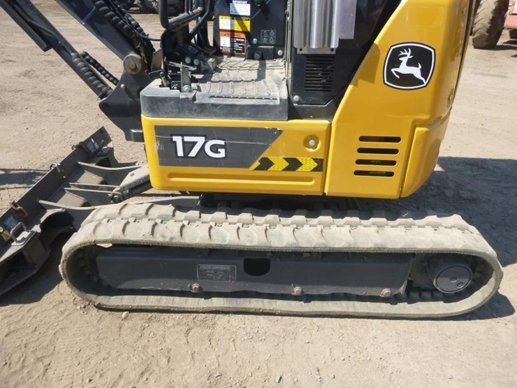 2022-deere-17g-image-31