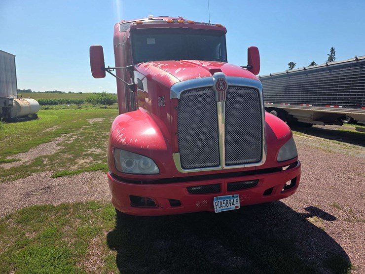 2013-kenworth-t660-image-5