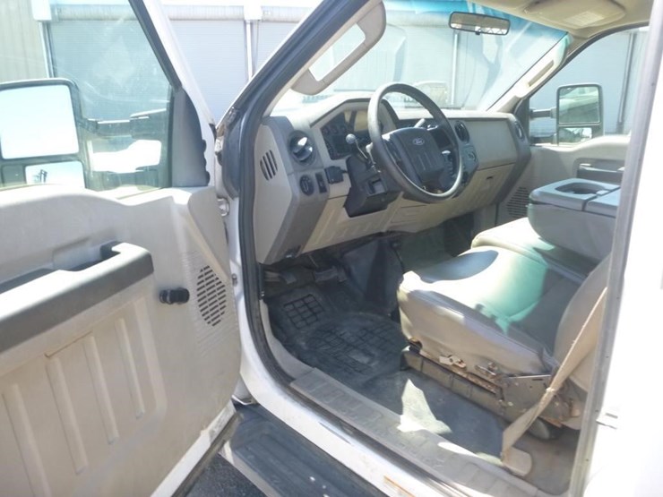 2008-ford-f550-image-11