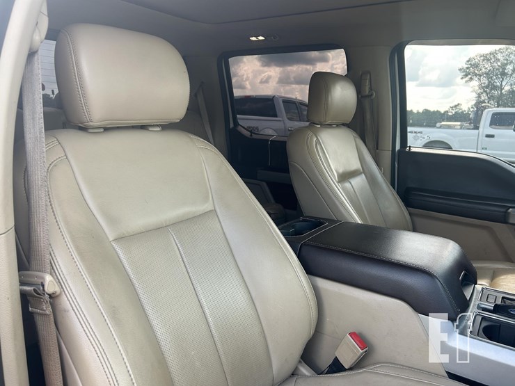 2020-ford-f150-image-31