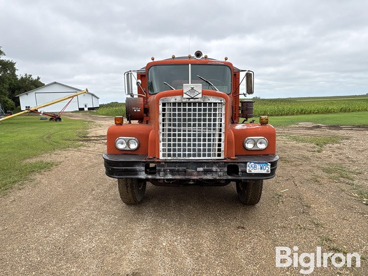 1973-diamond-reo-t/a-grain-truck-image-2